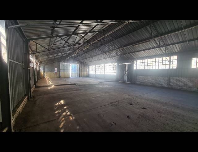 1,024M² WAREHOUSE TO LET IN BOKSBURG EAST